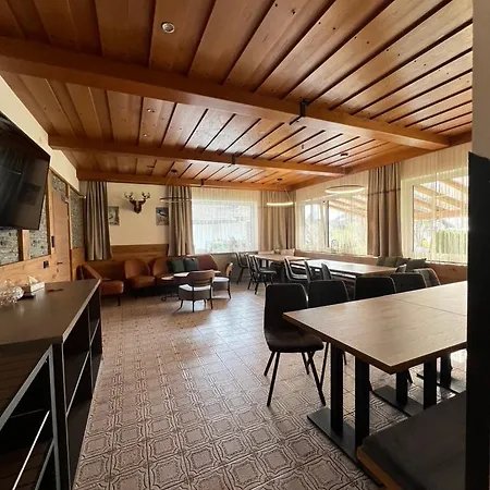 Nyaraló Penz Fügen